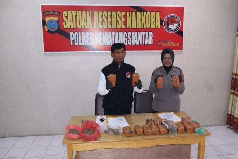 Door Stop Ungkap Kasus, Kasat Narkoba Polres Pematang Siantar Paparkan Didepan Media