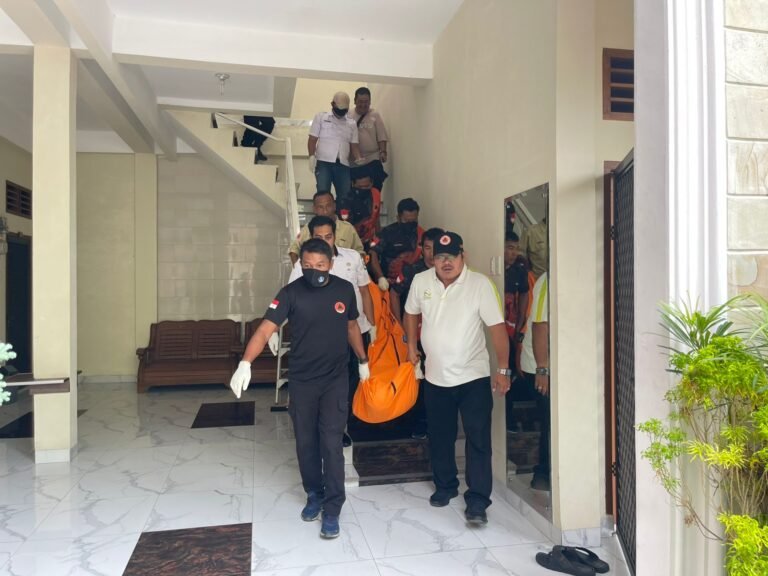 Kapolsek Siantar Barat Cek TKP Temuan Mayat di Kos kosan Jalan Sipirok