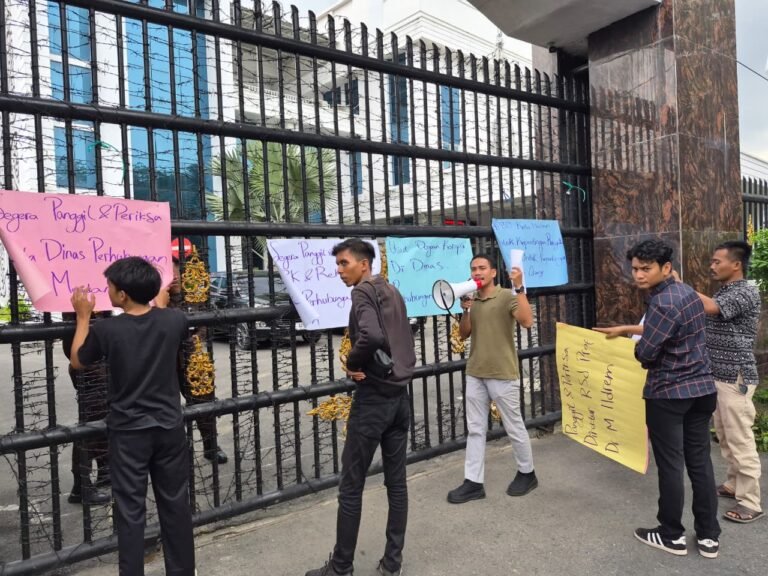 Ada Dugaan Mark Up 100%, Mahasiswa Geruduk Kejati Sumut Desak Pengusutan Mega Skandal Dishub Medan