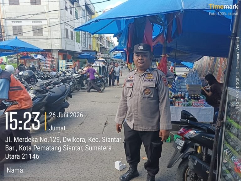 Polsek Siantar Barat Laksanakan Patroli Jalan Kaki Sore Hari di Pasar Horas Antisipasi 3C