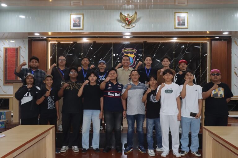 Polres Pematang Siantar Laksanakan Semi Final Dan Final Lomba Road To E-Sport Kapolri Cup Tournamen Mobile Legends Sambut HUT Bhayangkara Ke 80