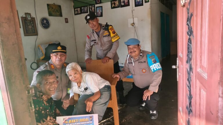 Sambut HUT Bhayangkara Ke 80, Polsek Siantar Marihat Berikan Bansos Kepada Lansia
