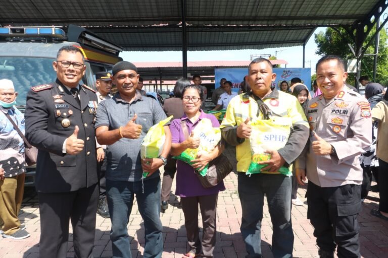 Hari Bhayangkara ke 80, Polda Sumut Salurkan Bantuan Beras Untuk Penggali Kubur, Bilal Mayit Hingga Tukang Becak