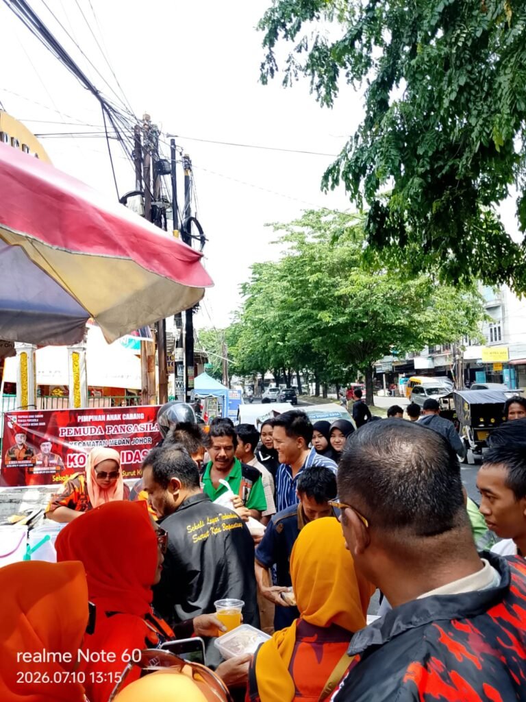 Road to Show Jumat Berkah, PAC Pemuda Pancasila Medan Johor Salurkan 1.000 Paket Untuk Warga Dan Pengguna Jalan