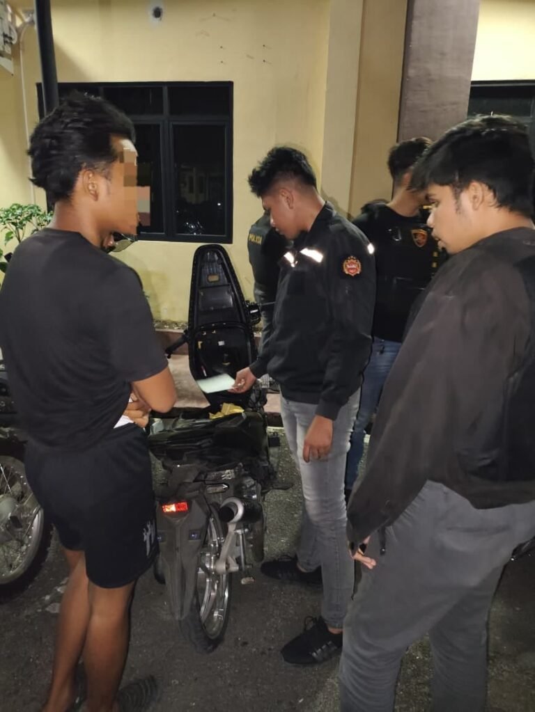 Patroli Rutin, Timsus Dayok Mirah Polres Pematang Siantar Amankan Tiga Sepeda Motor Knalpot Brong