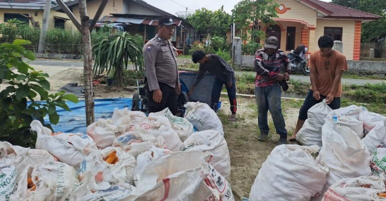Dukung Ketapang, Bahbinkamtibmas Polsek Siantar Marihat Sambangi Petani Binaan