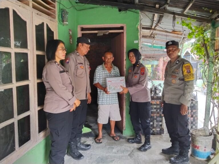 Sambut HUT Kemerdekaan RI Ke 81, Polsek Siantar Barat Berikan Bansos Kepada Warga Membutuhkan