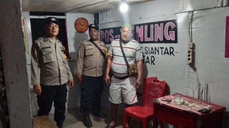 Bhabinkamtibmas Polsek Siantar Utara SALING di Pos Kamling Jalan Tanah Jawa