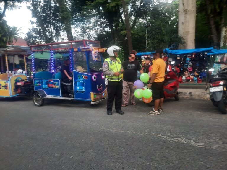 Sat Lantas Polres Pematang Siantar Laksanakan Penertiban Dan Berikan Teguran Kepada Odong Odong