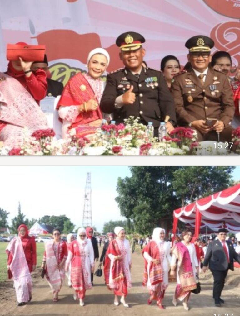 Dibuat Romantis, Ketua Bhayangkari Setia Dampingi Kapolres Simalungun di Upacara HUT ke-81 RI