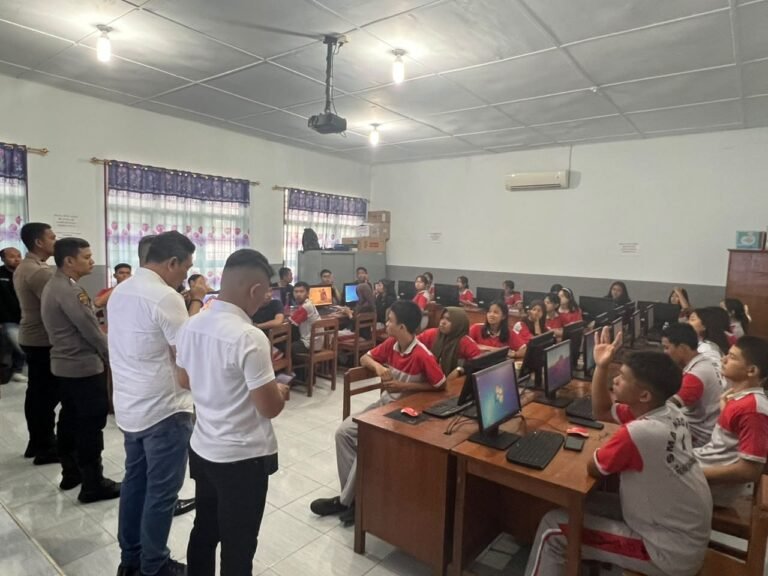 Polres Pematangsiantar Sosialisasi Program Paham AI Kepada SMA/i SMA/SMK/MA Sederajat