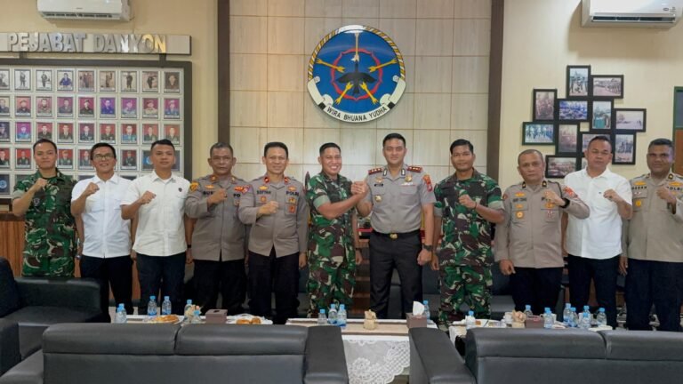 Kokohkan Sinergitas TNI-Polri, Kapolres Binjai Bersama PJU Gelar Silaturahmi ke Mako Yonarhanud 11/WBY