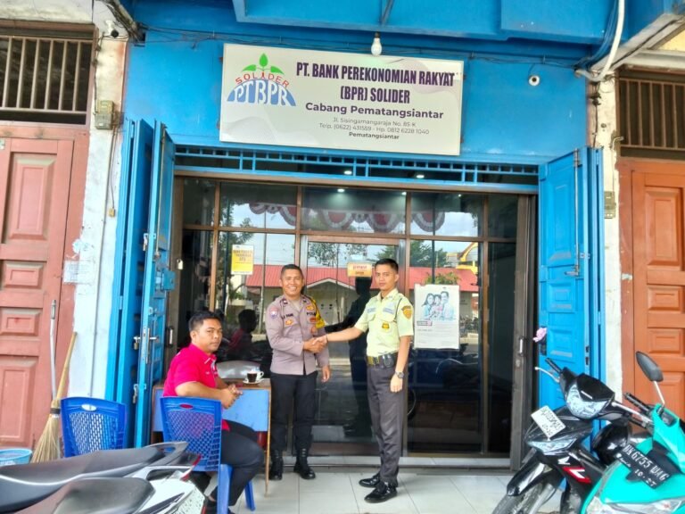 Jalin Silaturahmi, Bhabinkamtibmas Polsek Siantar Utara Sambang Kamtibmas di Kantor BPR