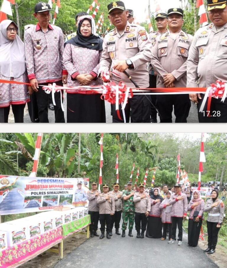 Kapolres Simalungun Resmikan Jembatan Merah Putih di Naga Dolok, Sekaligus Bagikan Bansos untuk Lansia