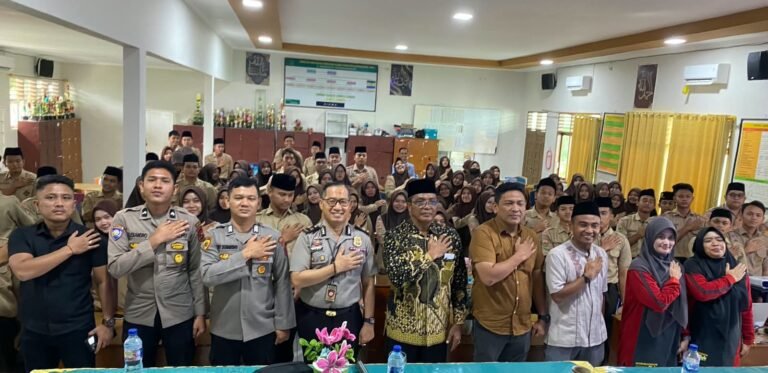 Polres Pematang Siantar Sosialisasi Program Paham AI Kepada 97 Siswa Siswi MAN Kota Pematang Siantar
