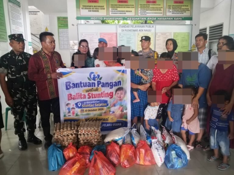 Kapolsek Siantar Selatan Hadiri Pemberian Bantuan Pangan Untuk Balita Stunting Kepada Warga