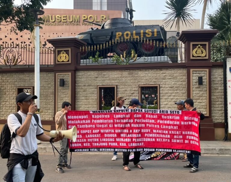 IMSU Jakarta Geruduk Baharkam Polri Desak Copot Kapolres Dan Kasat Reskrim Langkat Yang Diduga Melakukan Pembiaran Perjudian Serta Peredaran Narkoba Dan Tambang Ilegal