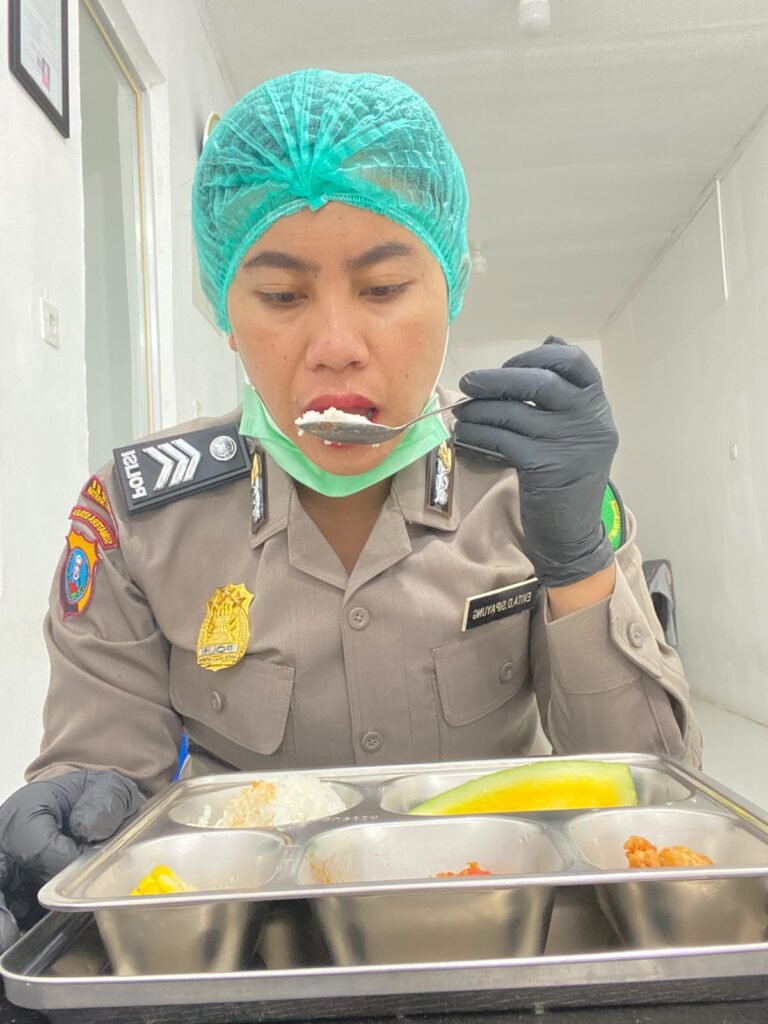 Dokkes Polres Pematang Siantar Safety Food Menu MBG di SPPG 2 YKB