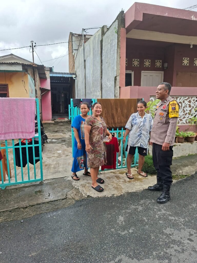 Sampaikan Pesan Kamtibmas Polsek Siantar Utara Sambang Kepada Warga Gang Manunggal