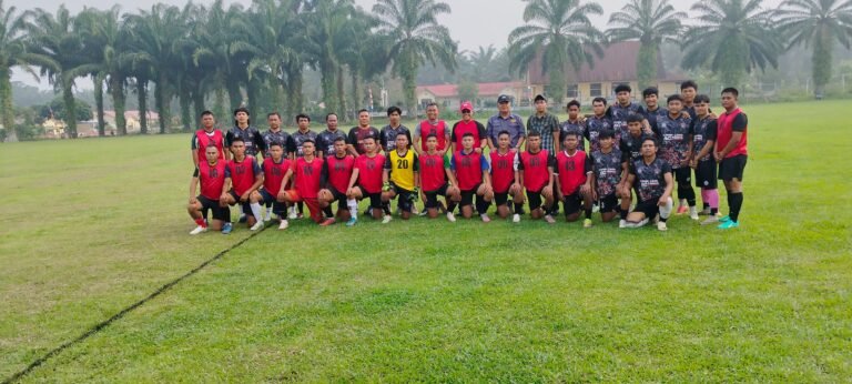 Pererat Silaturahmi Lewat Sepak Bola, PTPN IV Regional II Kebun Marjandi & Yonif TP 901/SG Wujudkan Sinergitas Tanpa Batas