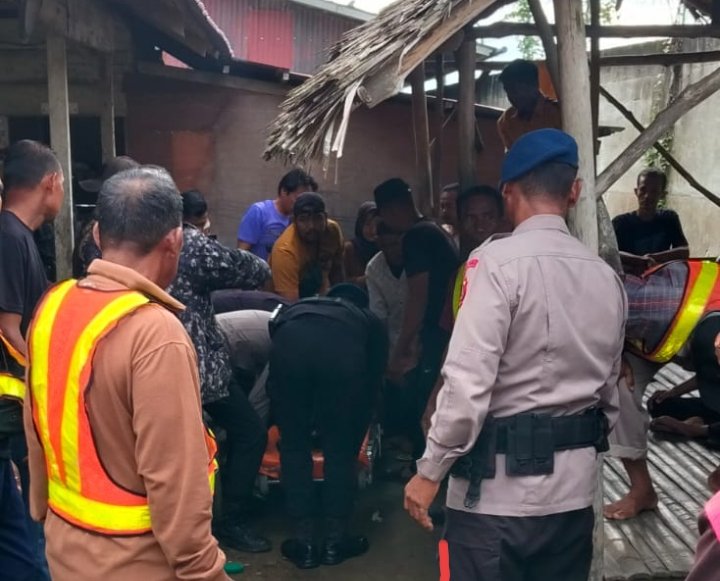 Brimob Aceh Quick Response, Bantu Antar Jenazah Warga ke Rumah Duka