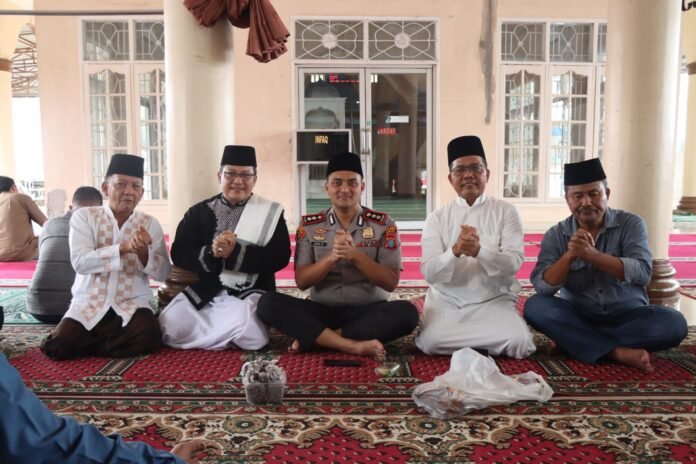 Kapolres Binjai laksanakan Jumat Keliling di Masjid