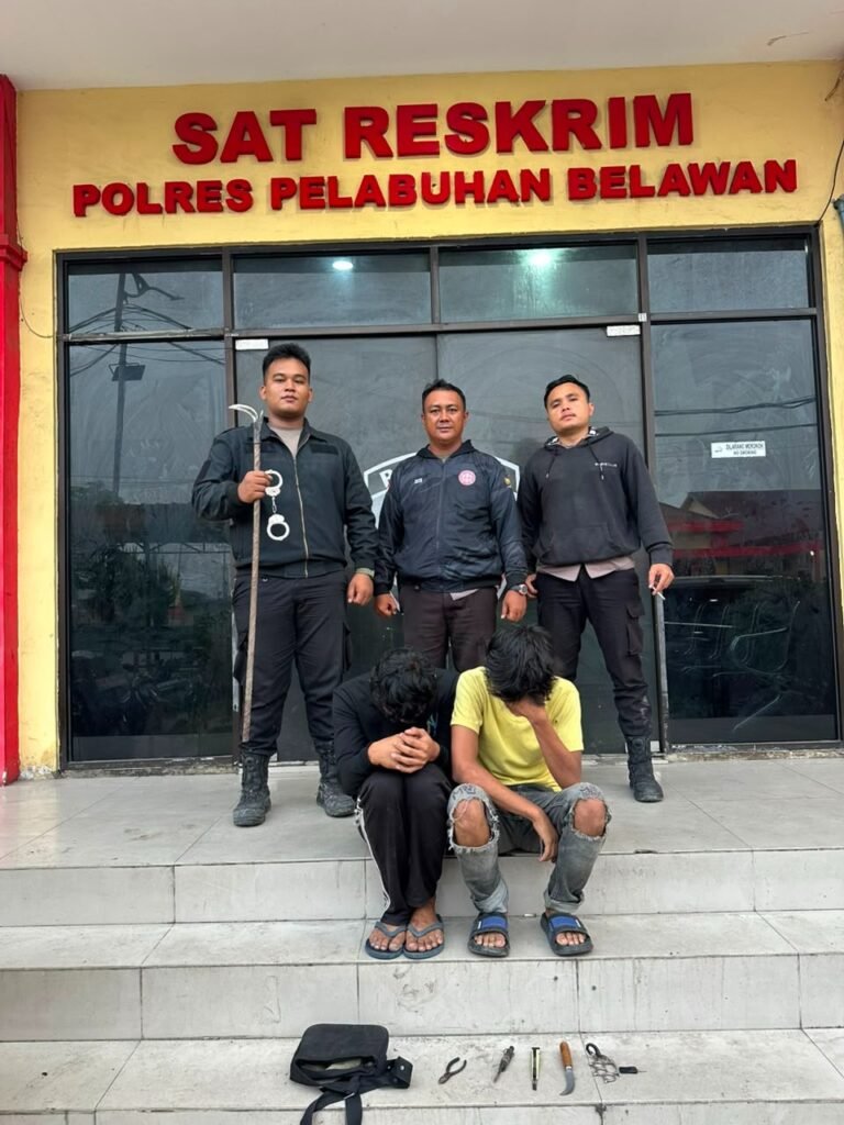 Tim Macan Belawan Bubarkan Tawuran di Mabar, Dua Pemuda Diamankan Bawa Sajam dan Knuckle